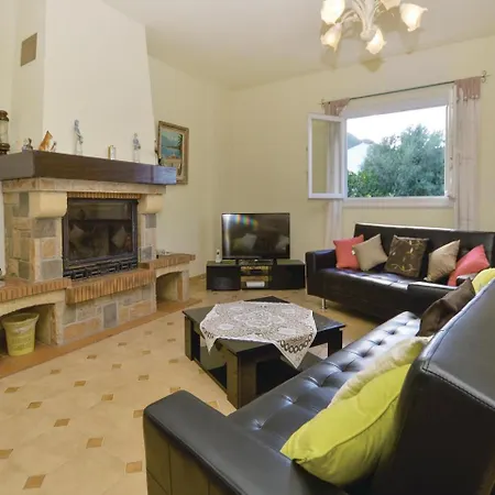 Ferienhaus Two-bedroom Holiday In Calvi