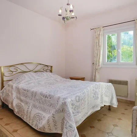 Two-bedroom Holiday In Calvi Ferienhaus