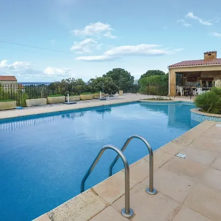 Two-bedroom Holiday In Calvi * Calvi (Corsica)